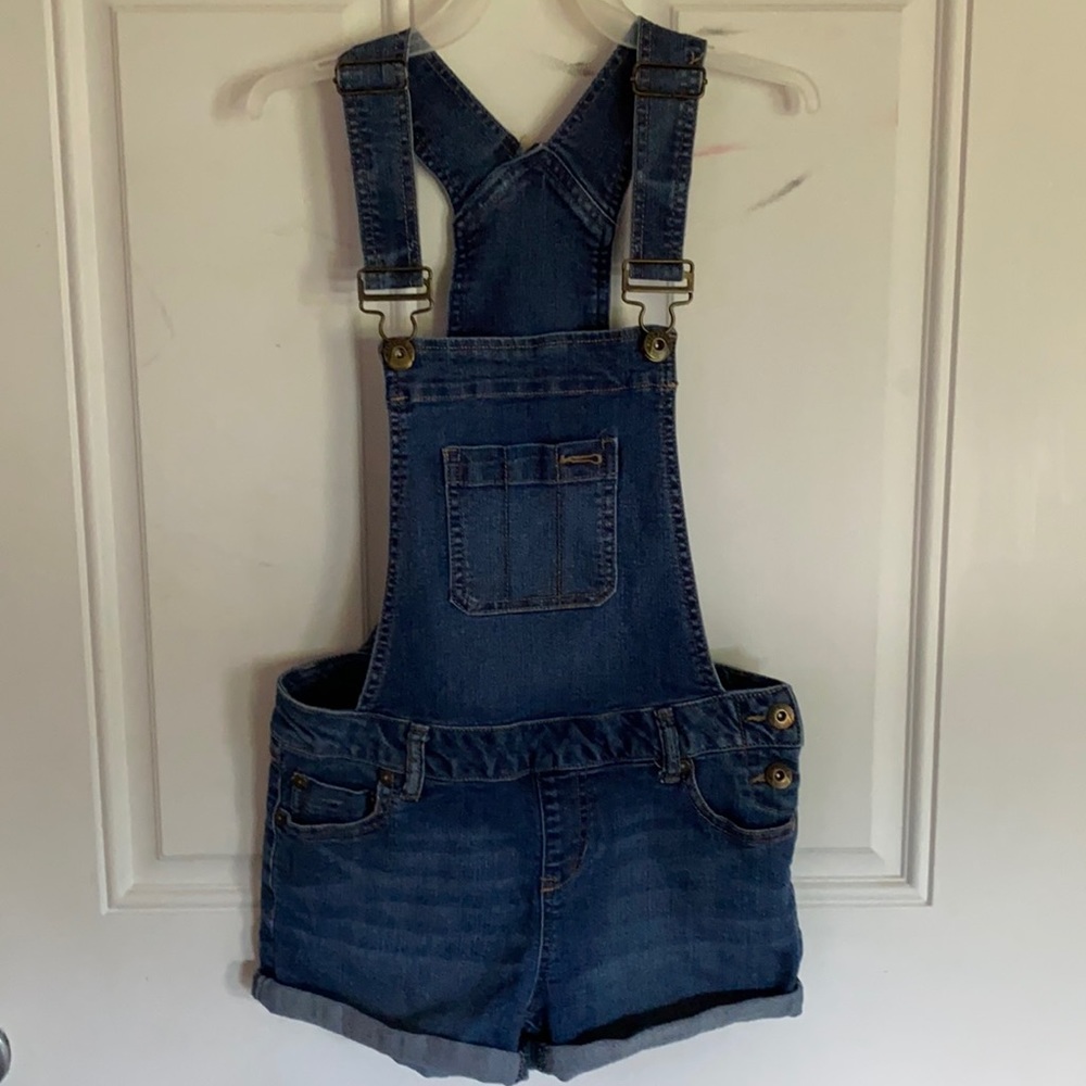 Junior’s size 1 overall shorts